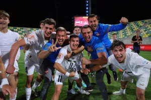 (Φώτος) Στα ημιτελικά Δανία και Σερβία 