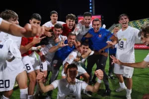 (Φώτος) Στα ημιτελικά Δανία και Σερβία 