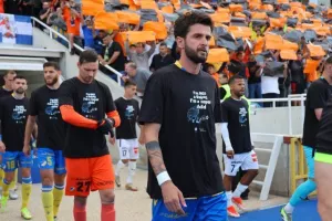 ΑΠΟΕΛ - ΑΕΚ: Το πρωτάθλημα... βάφτηκε γαλαζοκίτρινο για 29η φορά! (Φώτος)