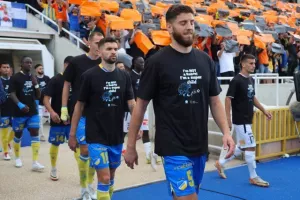 ΑΠΟΕΛ - ΑΕΚ: Το πρωτάθλημα... βάφτηκε γαλαζοκίτρινο για 29η φορά! (Φώτος)