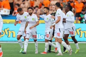 ΑΠΟΕΛ - ΑΕΚ: Το πρωτάθλημα... βάφτηκε γαλαζοκίτρινο για 29η φορά! (Φώτος)