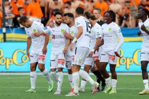 ΑΠΟΕΛ - ΑΕΚ: Το πρωτάθλημα... βάφτηκε γαλαζοκίτρινο για 29η φορά! (Φώτος)