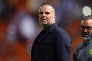 ΑΠΟΕΛ - ΑΕΚ: Το πρωτάθλημα... βάφτηκε γαλαζοκίτρινο για 29η φορά! (Φώτος)