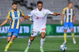 ΑΠΟΕΛ - ΑΕΚ: Το πρωτάθλημα... βάφτηκε γαλαζοκίτρινο για 29η φορά! (Φώτος)