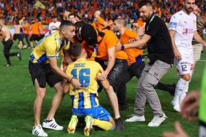 ΑΠΟΕΛ - ΑΕΚ: Το πρωτάθλημα... βάφτηκε γαλαζοκίτρινο για 29η φορά! (Φώτος)