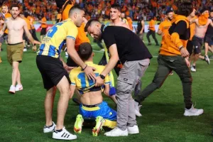 ΑΠΟΕΛ - ΑΕΚ: Το πρωτάθλημα... βάφτηκε γαλαζοκίτρινο για 29η φορά! (Φώτος)