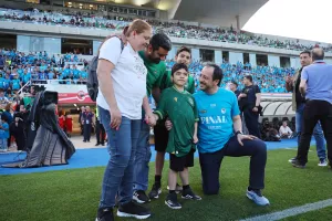 Με φανέλα της Πάφου ο ΠτΔ στο ΓΣΠ - "Έρχονται εξελίξεις" (Φώτος)