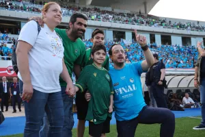 Με φανέλα της Πάφου ο ΠτΔ στο ΓΣΠ - "Έρχονται εξελίξεις" (Φώτος)