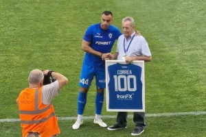 Τιμήθηκε για το... 100αρι