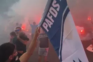 Στην προπόνηση οι οπαδοί της Πάφου/ "Ντόπες" ενόψει τελικού (Φώτος)