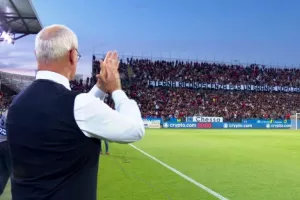 Απίστευτη αποθέωση για Ρανιέρι από όλο το γήπεδο! 