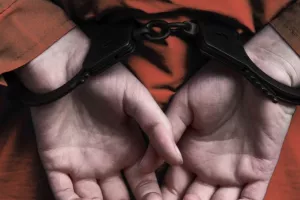 Σαντορίνη: Συνελήφθη καταζητούμενος βιαστής
