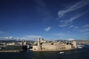 Η Ολυμπιακή φλόγα έφτασε στη Μασσαλία υπό δρακόντεια μέτρα ασφαλείας