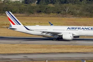 Έκτακτη προσγείωση Boeing 787-900 σε αεροδρόμιο του Καναδά μετά από οσμή υπερθέρμανσης στην καμπίνα
