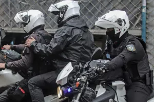 Οδηγούσε χωρίς δίπλωμα κλεμμένο φορτηγό με κλεμμένες πινακίδες