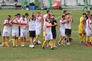 "Αφού φτάσαμε ως εδώ... θα κυνηγήσουμε το τρόπαιο"