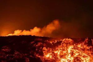 Δεν το βάζουν κάτω οι τουρίστες -Τρύπησαν φράχτη που στήθηκε για να μην φωτογραφίζουν το όρος Φούτζι