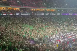 (ΒΙΝΤΕΟ CB - Kerkida) Σε ξέφρενους ρυθμούς για το 7ο ο κόσμος!