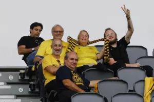 ΑΕΛ-Καρμιώτισσα: Φινάλε με 7 γκολ και... γαλαζοκίτρινη νίκη