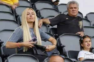ΑΕΛ-Καρμιώτισσα: Φινάλε με 7 γκολ και... γαλαζοκίτρινη νίκη
