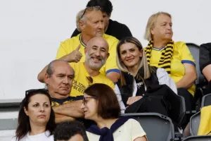 ΑΕΛ-Καρμιώτισσα: Φινάλε με 7 γκολ και... γαλαζοκίτρινη νίκη