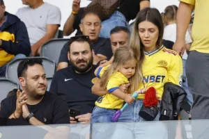 ΑΕΛ-Καρμιώτισσα: Φινάλε με 7 γκολ και... γαλαζοκίτρινη νίκη