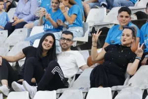 (ΦΩΤΟΣ) Ατμόσφαιρα από τους Παφίτες 