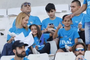 (ΦΩΤΟΣ) Ατμόσφαιρα από τους Παφίτες 