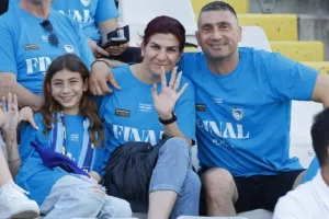(ΦΩΤΟΣ) Ατμόσφαιρα από τους Παφίτες 