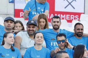 (ΦΩΤΟΣ) Ατμόσφαιρα από τους Παφίτες 