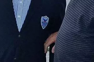 Με το σακάκι... ΑΝΟ!