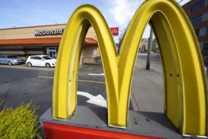 Οργισμένος πελάτης των McDonalds πυροβόλησε και σκότωσε 46χρονο που προσπαθούσε να τον ηρεμήσει