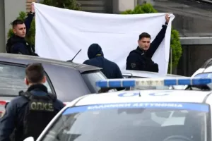 Γυναικοκτονία 40χρονης στο Μενίδι: Παρέμεινε για 5 ώρες στο δρόμο η σορός της