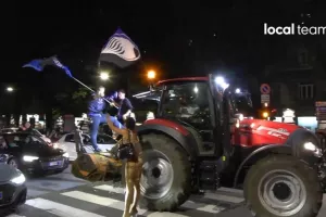 «Τρελοί» Ιταλοί πανηγύρισαν με τρακτέρ την κατάκτηση του Europa League