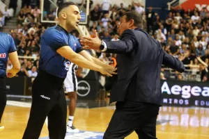Αποβλήθηκε με δεύτερη τεχνική ποινή ο Αταμάν