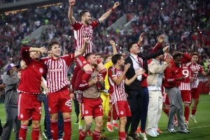 Συνεχάρησαν τον Ολυμπιακό ομάδες της Stoiximan Super League