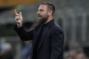 Ντε Ρόσι: "Η Αταλάντα έβαλε τρία γκολ στο Άνφιλντ, μπορούμε και εμείς ανατροπή με Λεβερκούζεν"