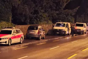 Γυμνός άνδρας που ούρλιαζε σε αμόκ σκότωσε γυναίκα που έκανε τζόκινγκ
