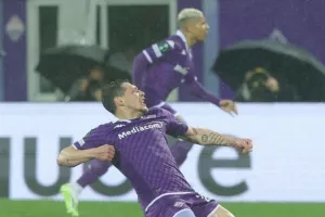 (Ενδιαφέρει Ολυμπιακό) Ο Ενζολά λύτρωσε τους "βιόλα" στο 90+1 