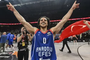 Αντέδρασε στο Twitter μετά την ανακοίνωση των καλύτερων πεντάδων