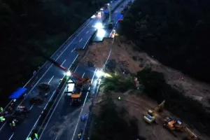 Κίνα: Κατάρρευση αυτοκινητοδρόμου με τουλάχιστον 36 νεκρούς