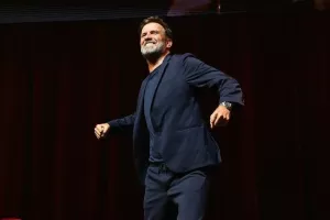 Έκανε… Άνφιλντ το συναυλιακό κέντρο ο Κλοπ με τις τελευταίες γροθιές στον αέρα! (βίντεο)