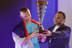 Κίνηση Ξενοφών/Χαρίζει 102 χιλιάδες στον Απόλλωνα 