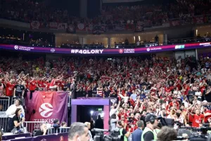 (BINTEO CB - Kerkida) Εντυπωσιακή ατμόσφαιρα από τους φίλους του Ολυμπιακού