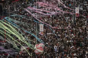 Ολυμπιακή Φλόγα: Φαντασμαγορική τελετή στην άφιξη στη Γαλλία