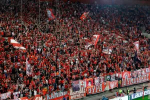 Θύρα 7: «Καλούμε τον κόσμο στον τελικό να φορά ερυθρόλευκα και να κρατά κασκόλ»