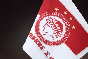Ολυμπιακός: Άρνηση της CVC για εγκατάσταση γιγαντοοθόνης στη Μαρίνα Ζέας