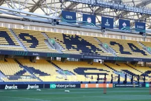 Ξεχωριστή τιμή από την UEFA για τον αγωνιστικό χώρο της «OPAP Arena»