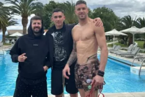 Πασχαλάκης και Αλεξανδρόπουλος πήγαν για μπάνιο παρά τη συννεφιά