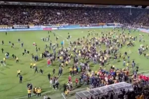 Μπήκαν να πανηγυρίσουν την άνοδο αλλά έμειναν με την χαρά